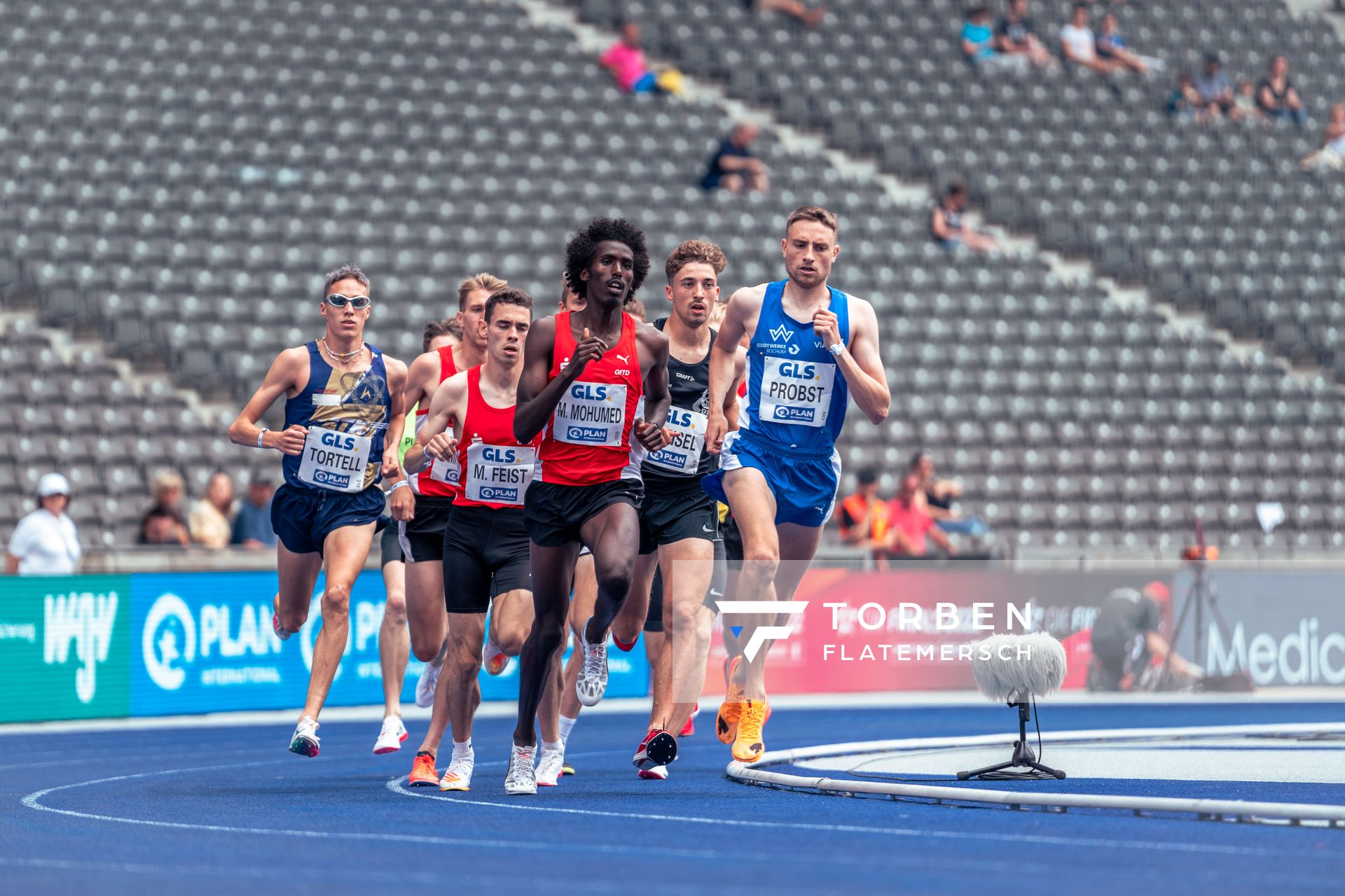 Mohamed Mohumed (LG Olympia Dortmund), Marius Probst (TV Wattenscheid 01), Maximilian Feist (LG Olympia Dortmund), Marc Tortell (Athletics Team Karben) waehrend der deutschen Leichtathletik-Meisterschaften im Olympiastadion am 25.06.2022 in Berlin